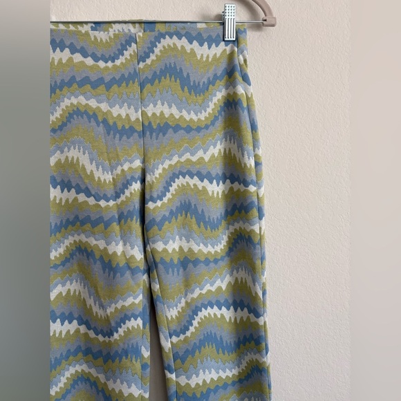 Urban Outfitters Flared Pants- size small - Picture 4 of 8